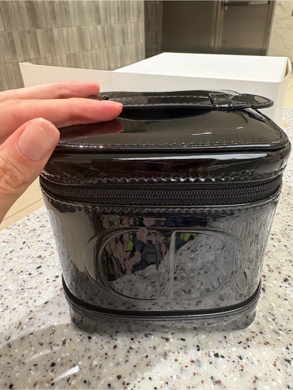 DIOR🆕💄Patent Black Cosmetic Case Small Elegant Organizer for lipsticks/gloss - Picture 4 of 10